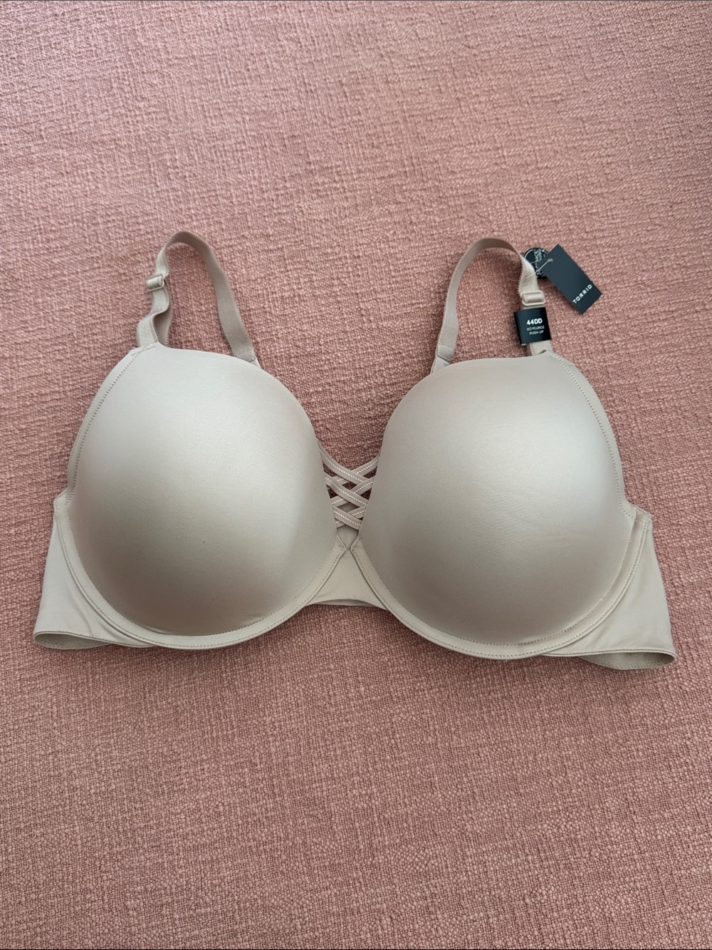 torrid 44DD NWT Nude Seamless T-Shirt push-up Bra with Crisscross design